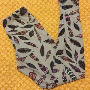 Lularoe feather leggings OS